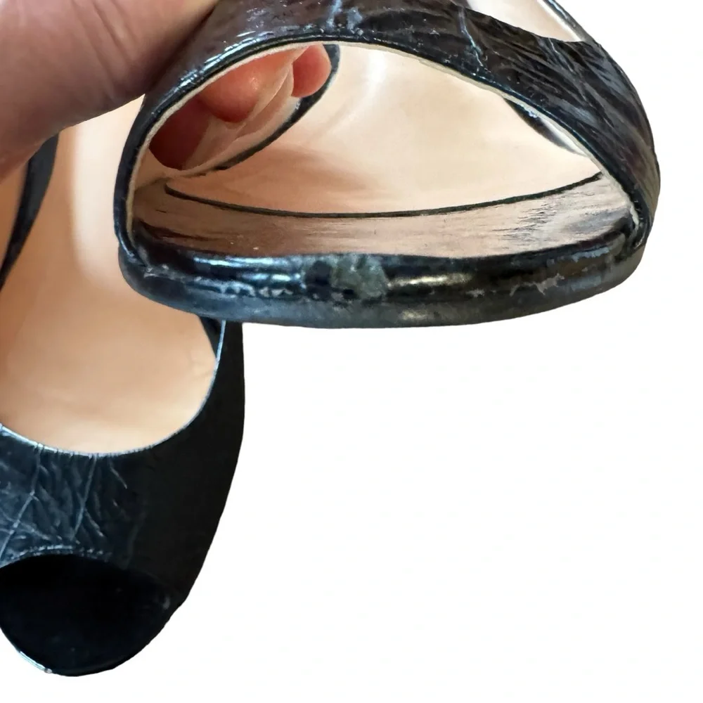 Women’s Lillybee Size 38 Black Patent Leather Embossed Wedge Heels.